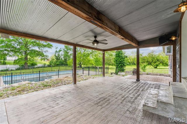 37 Cloverdale Drive, St Charles, MO 63304