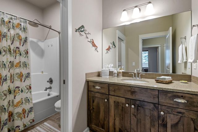 60415 Hedgewood Lane, Bend, OR 97702