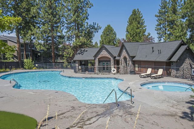 60415 Hedgewood Lane, Bend, OR 97702