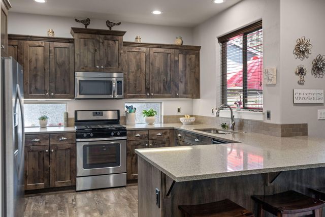 60415 Hedgewood Lane, Bend, OR 97702