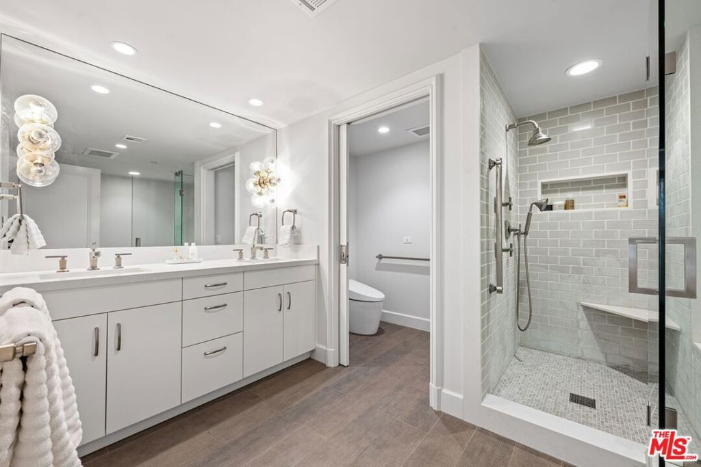 Image 22 of property listing at 701 Ocean Avenue 110, Santa Monica, CA 90402