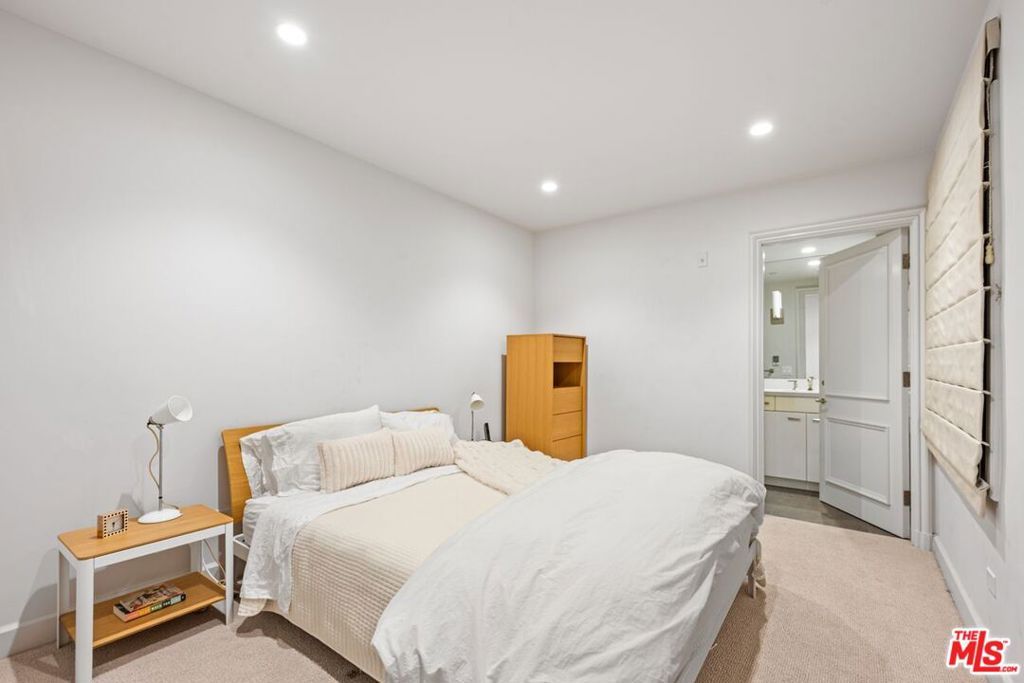 Image 27 of property listing at 701 Ocean Avenue 110, Santa Monica, CA 90402