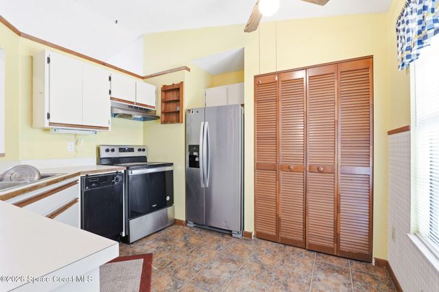 852 Lamplighter Drive NW, Palm Bay, FL 32907