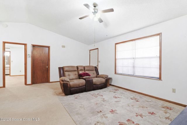 852 Lamplighter Drive NW, Palm Bay, FL 32907