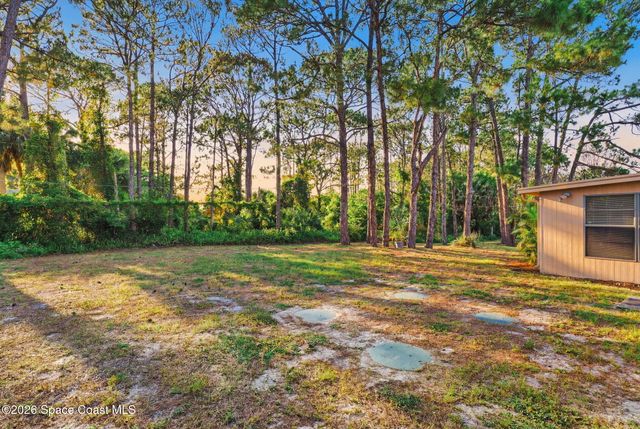 852 Lamplighter Drive NW, Palm Bay, FL 32907