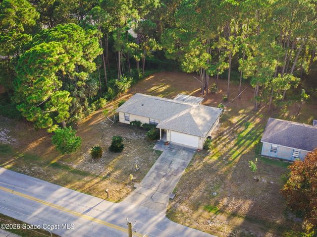 852 Lamplighter Drive NW, Palm Bay, FL 32907