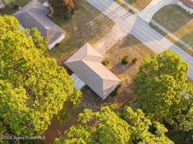 852 Lamplighter Drive NW, Palm Bay, FL 32907