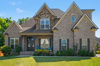 2618 Ritz Ln, Murfreesboro, TN 37130