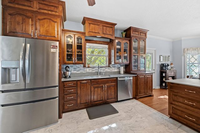 235 Mallard Point, Livingston, TX 77352