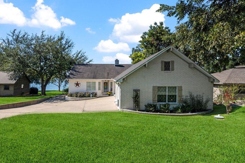 235 Mallard Point, Livingston, TX 77352