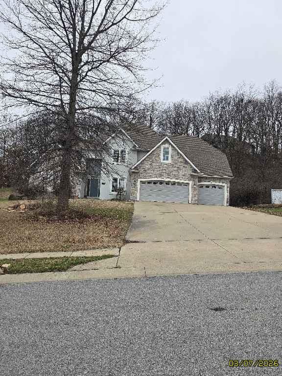 6826 N Charleston Drive, Kansas City, MO 64119
