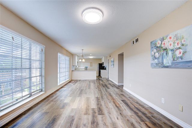 2101 Fountain View Drive 76, Houston, TX 77057