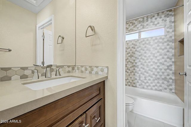 9053 W BANFF Lane, Peoria, AZ 85381