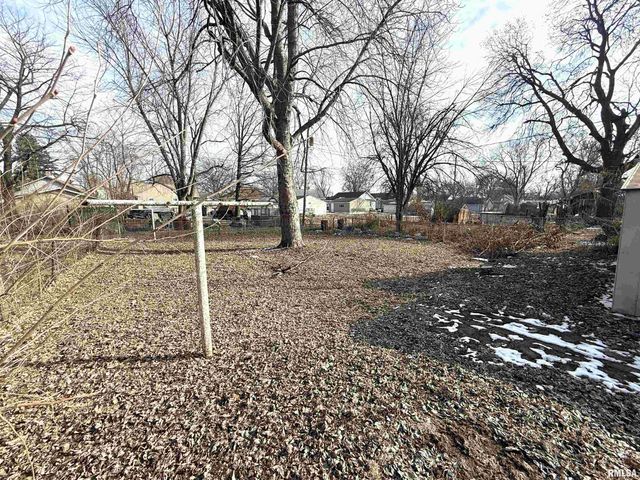 1802 QUAKER Street, Pekin, IL 61554