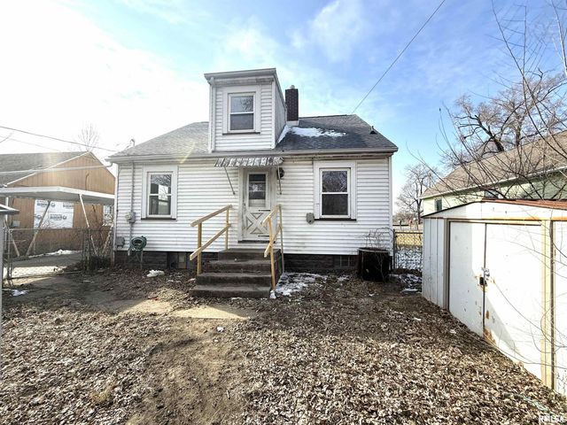 1802 QUAKER Street, Pekin, IL 61554