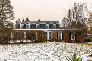1980 Chalmers Drive W, Rochester Hills, MI 48309