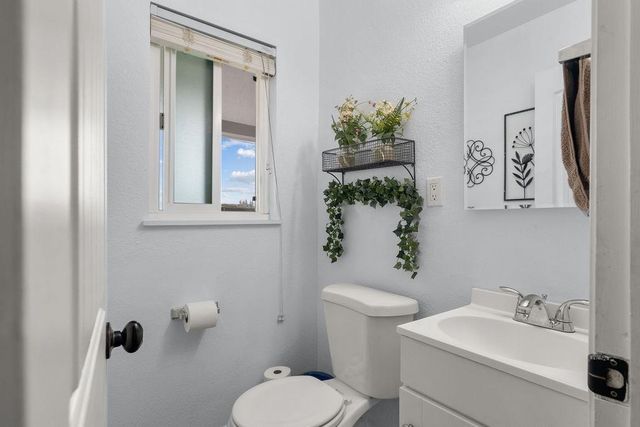 5700 Leonardini Rd, Stockton, CA 95215