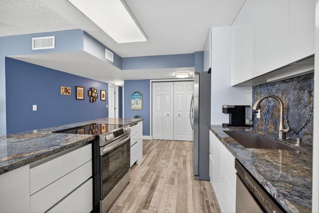 5440 N Ocean Drive 607, Singer Island, FL 33404