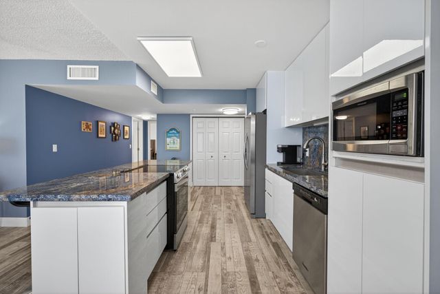5440 N Ocean Drive 607, Singer Island, FL 33404