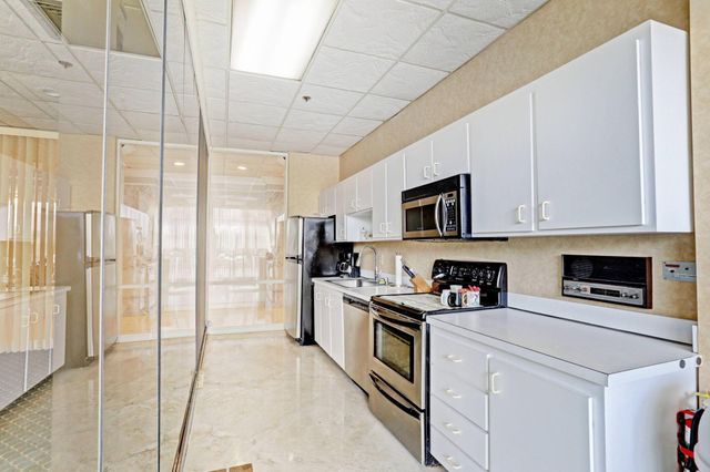 5440 N Ocean Drive 607, Singer Island, FL 33404