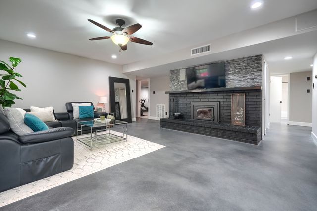 8516 Bellingham Drive, Dallas, TX 75228
