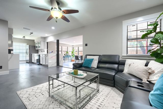 8516 Bellingham Drive, Dallas, TX 75228
