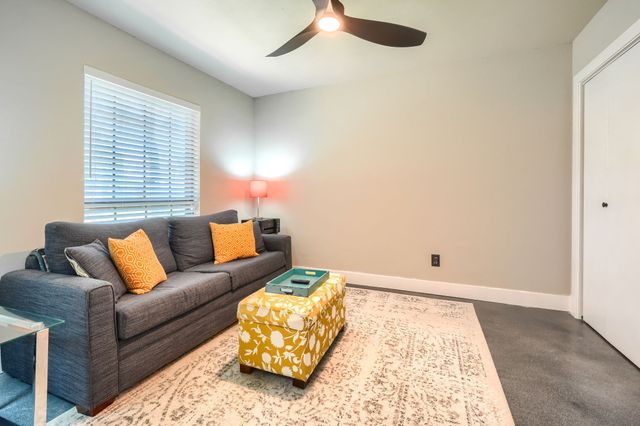 8516 Bellingham Drive, Dallas, TX 75228