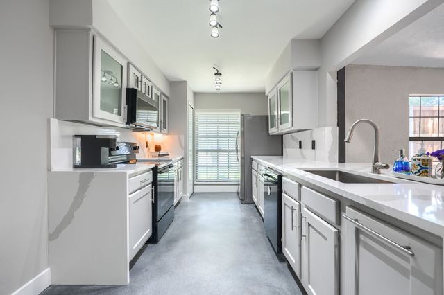 8516 Bellingham Drive, Dallas, TX 75228