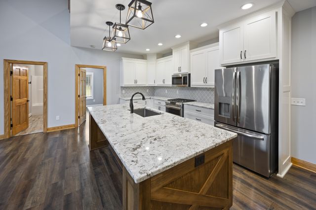 311 Nash Ln, Estill Springs, TN 37330