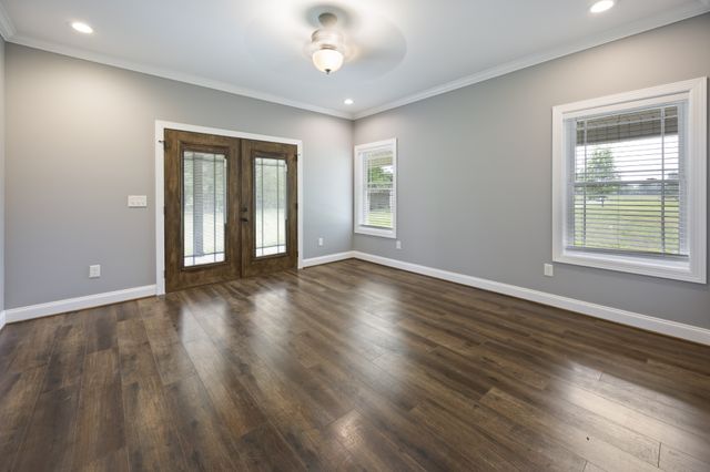 311 Nash Ln, Estill Springs, TN 37330