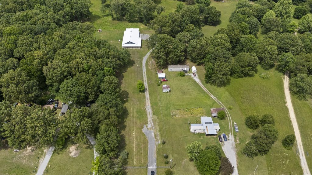 311 Nash Ln, Estill Springs, TN 37330