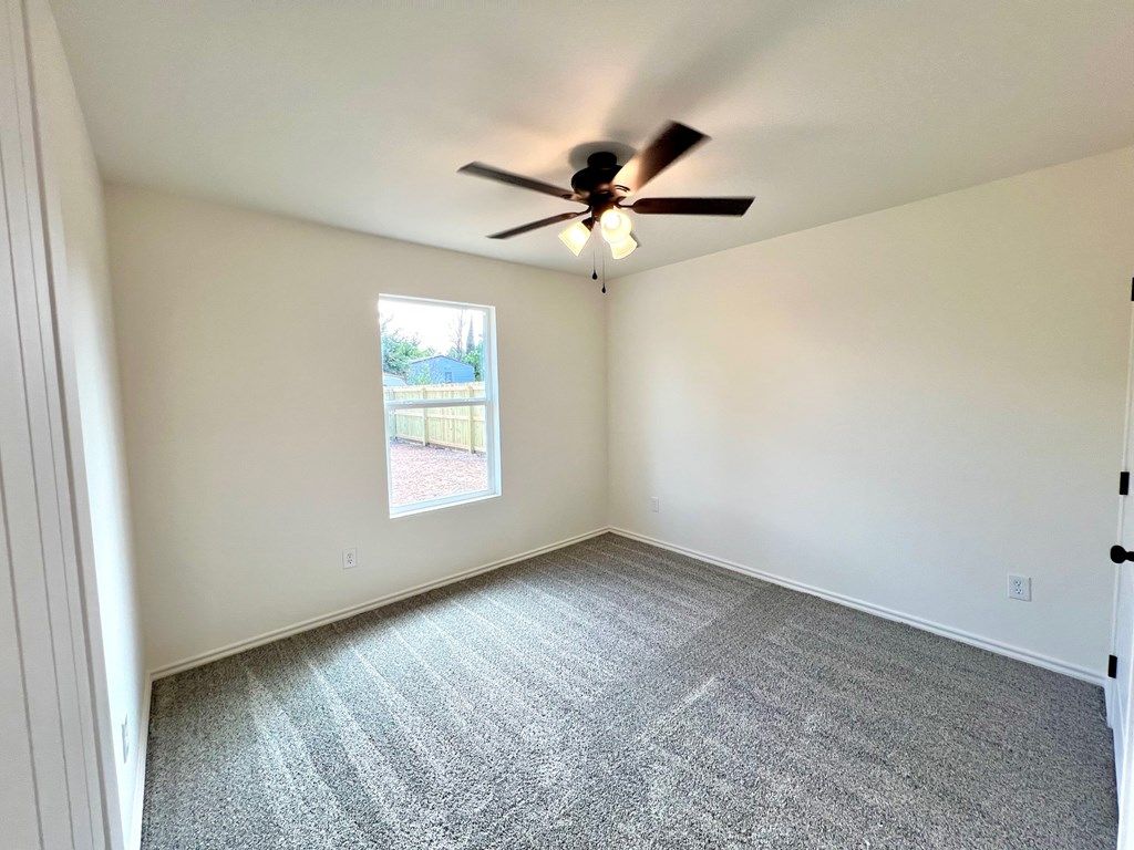 Image 14 of property listing at 317 E 25th St, San Angelo, TX 76903