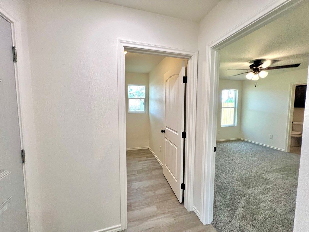 Image 6 of property listing at 317 E 25th St, San Angelo, TX 76903