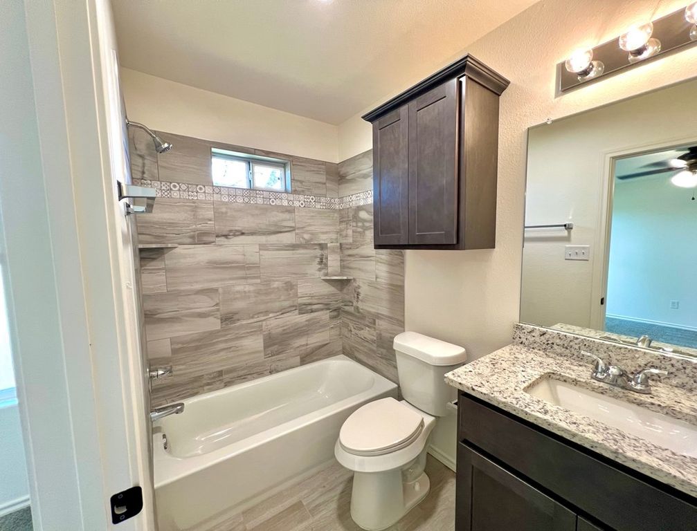 Image 8 of property listing at 317 E 25th St, San Angelo, TX 76903