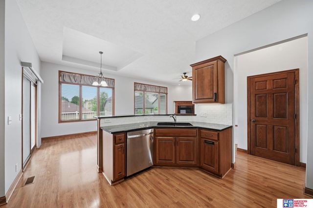 9403 S 28th Street, Lincoln, NE 68516