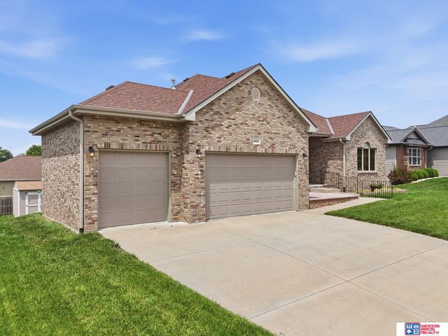 9403 S 28th Street, Lincoln, NE 68516