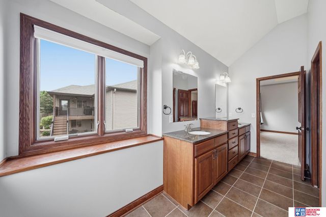 9403 S 28th Street, Lincoln, NE 68516