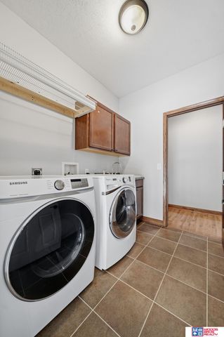 9403 S 28th Street, Lincoln, NE 68516