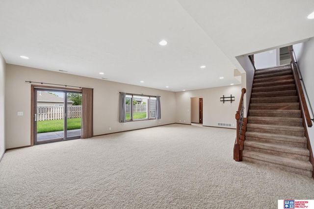 9403 S 28th Street, Lincoln, NE 68516