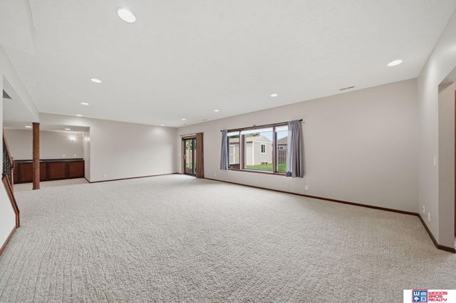 9403 S 28th Street, Lincoln, NE 68516
