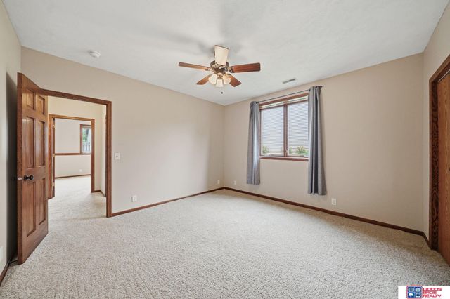 9403 S 28th Street, Lincoln, NE 68516