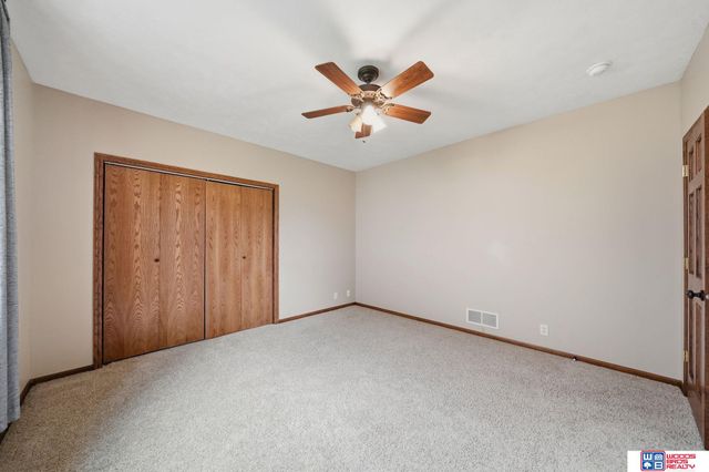 9403 S 28th Street, Lincoln, NE 68516
