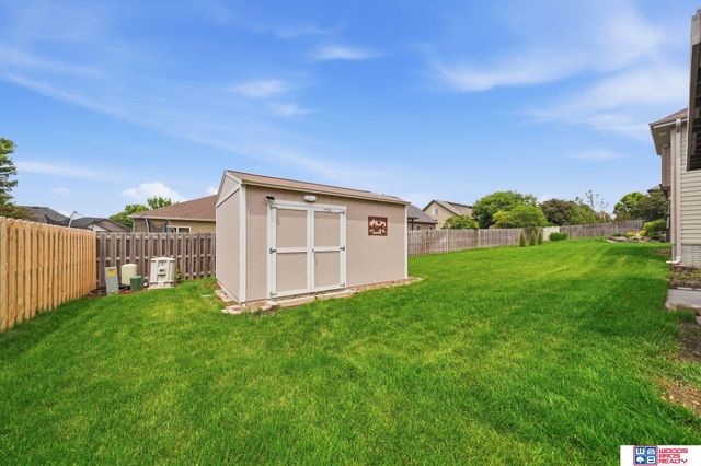 9403 S 28th Street, Lincoln, NE 68516