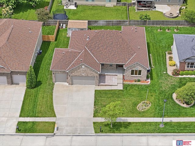 9403 S 28th Street, Lincoln, NE 68516