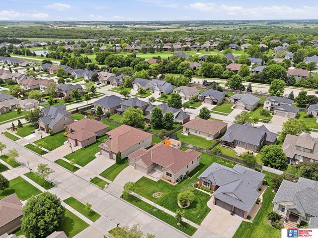 9403 S 28th Street, Lincoln, NE 68516