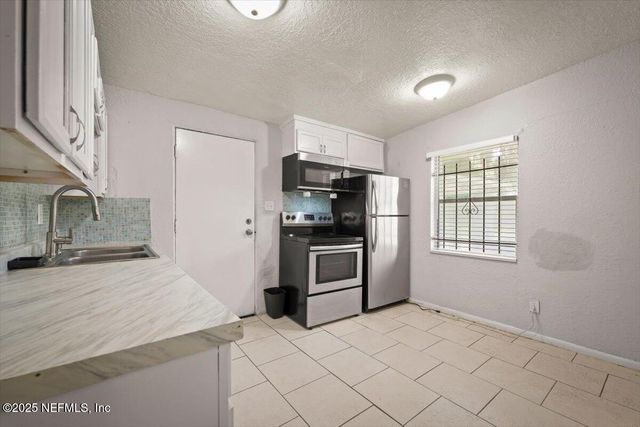 6601 CLEVELAND Road, Jacksonville, FL 32209