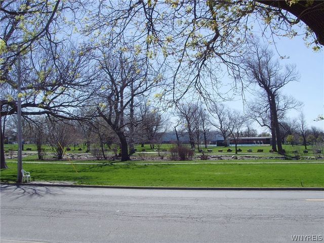 14 Vulcan Street, Tonawanda, NY 14207