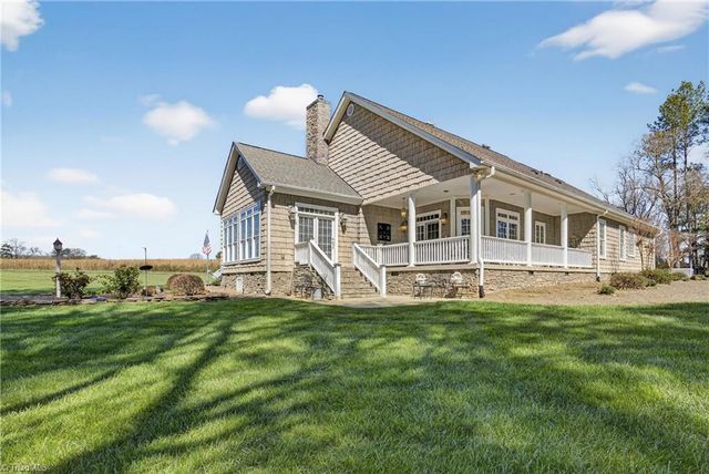 8939 New Hope Road, Denton, NC 27239