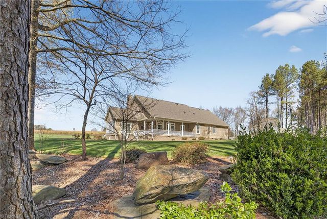 8939 New Hope Road, Denton, NC 27239