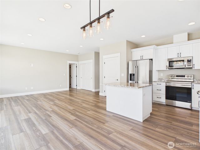 925 N Macaw Avenue, East Wenatchee, WA 98802